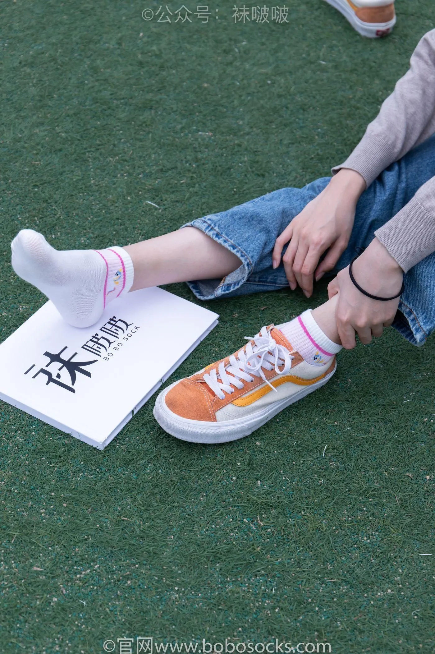 [BoBoSocks袜啵啵]NO.004 泡芙-vans帆布鞋、白棉袜、裸足 [127P]插图5